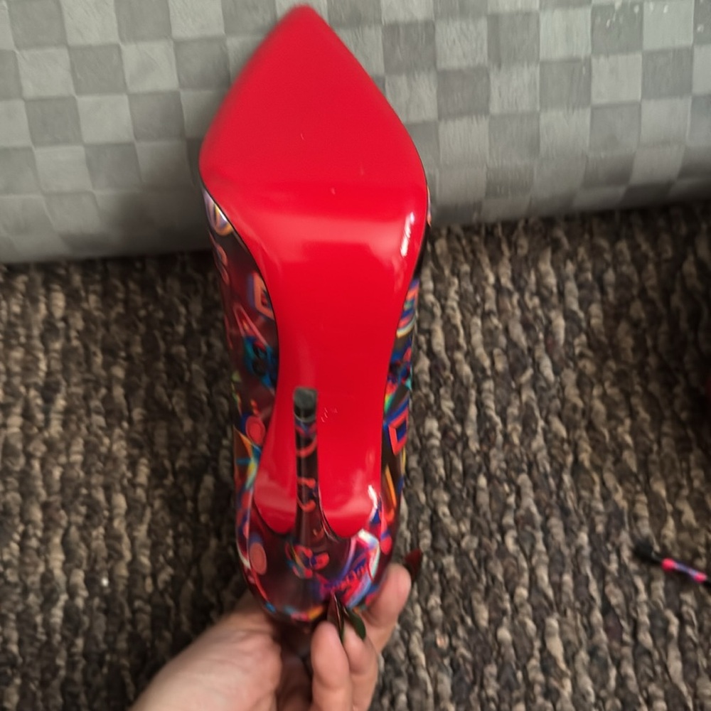 XXXSOLDXXX
🆑👠 So Kate Laser Disco - Picture 9 of 12